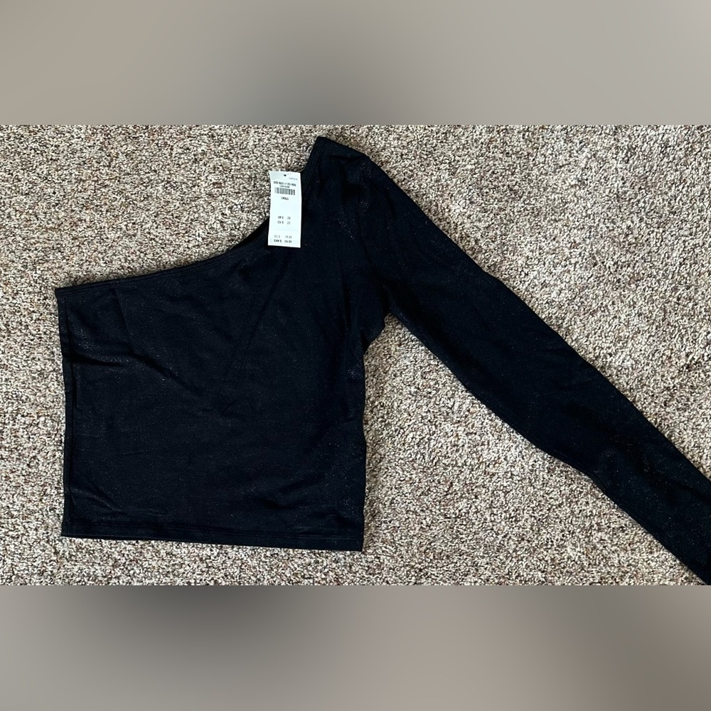 HOLLISTER ONE SHOULDER LONG SLEEVE COTTON TOP. BLACK W/SILVER SZ S NWT